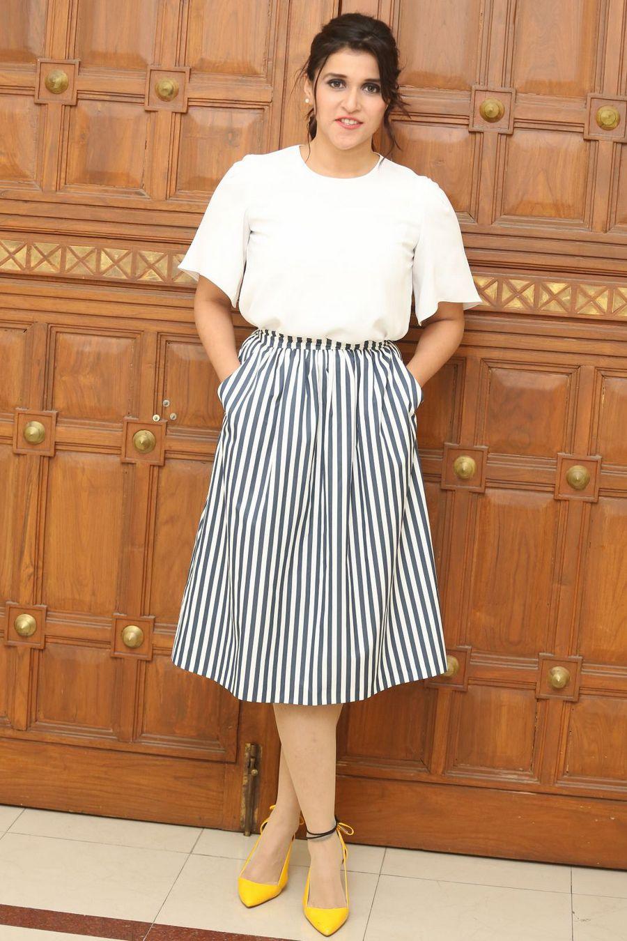 Manara Chopara Sexy Photos