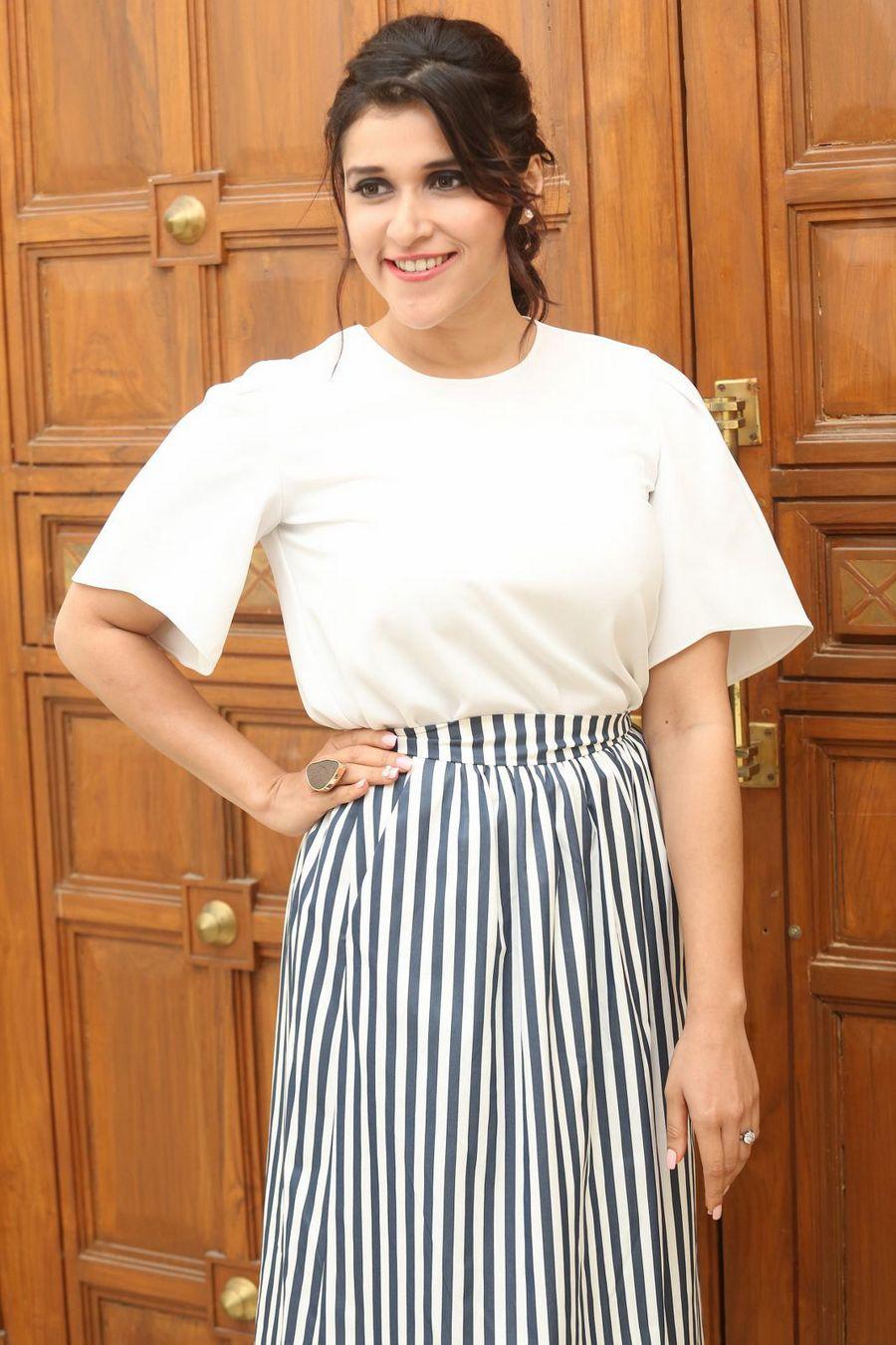 Manara Chopara Sexy Photos