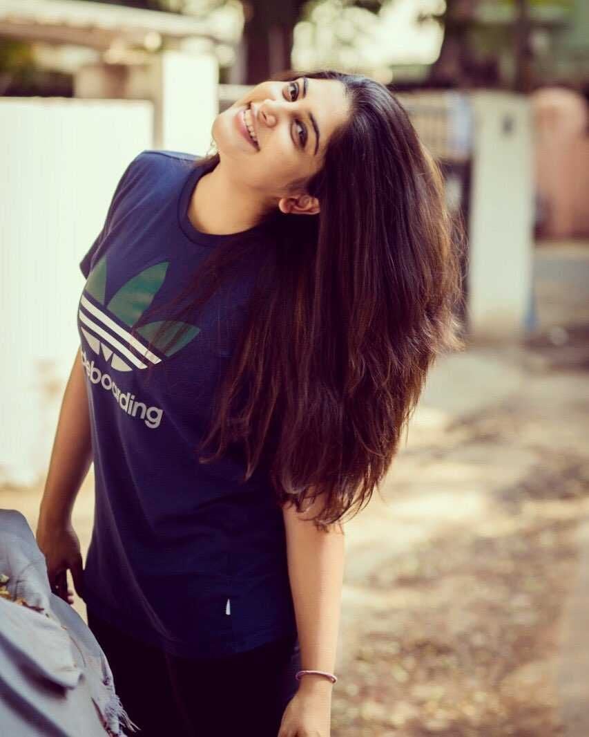 Manjima Mohan Latest Pics