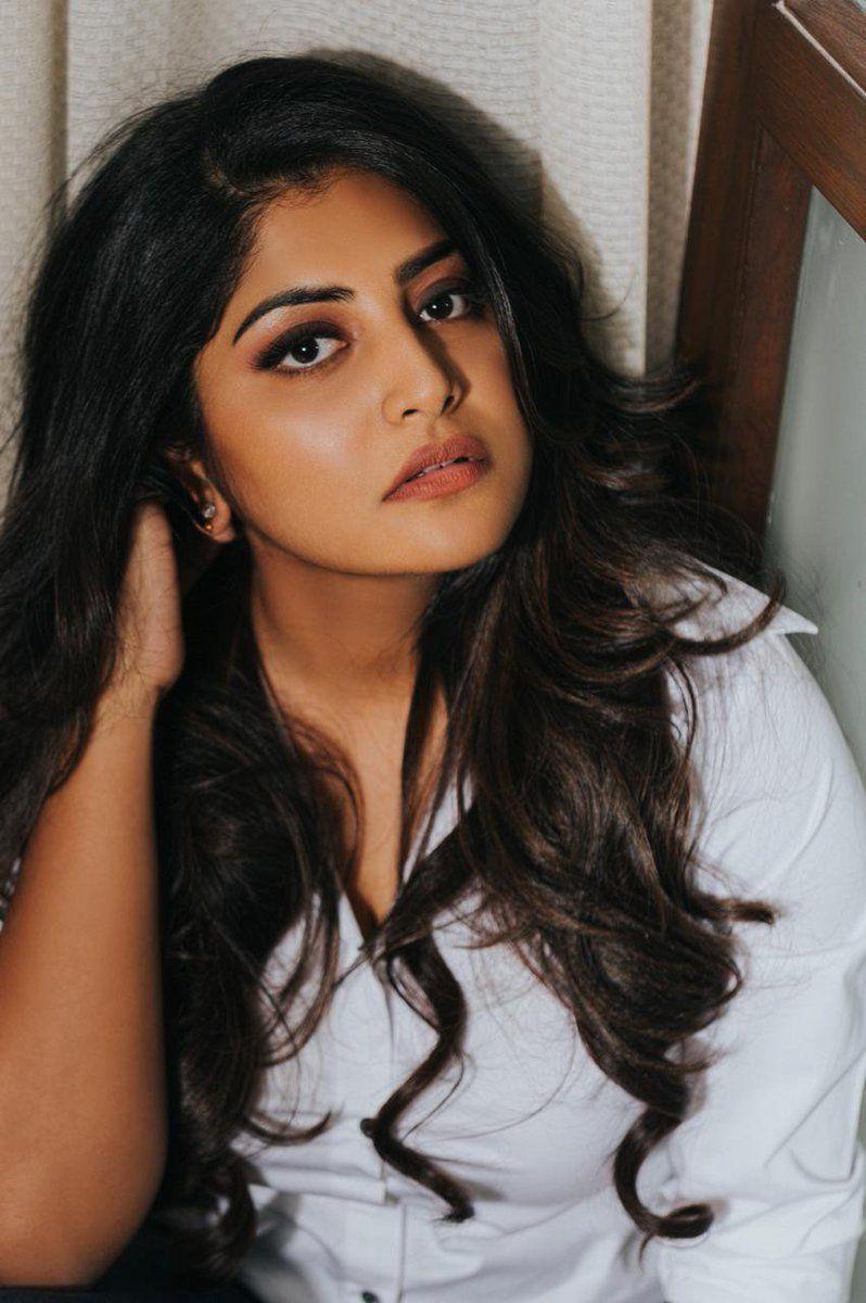 Manjima Mohan poses for L'AMORE Pics