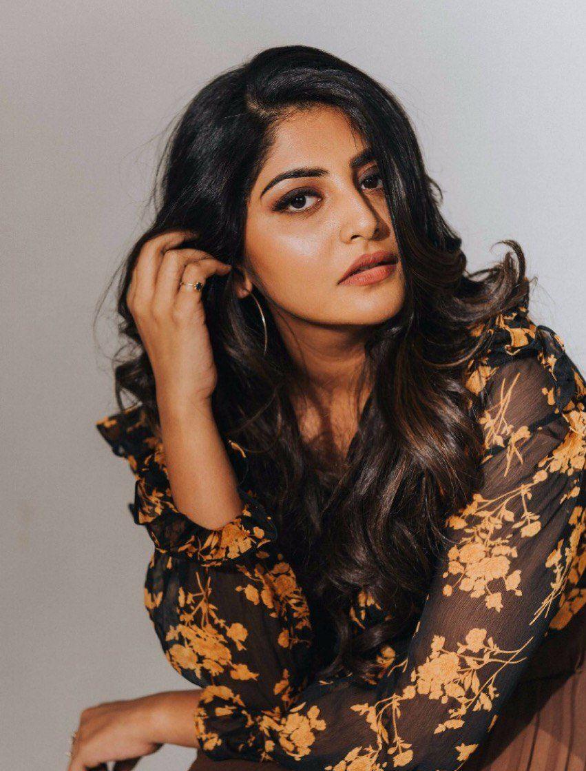 Manjima Mohan poses for L'AMORE Pics