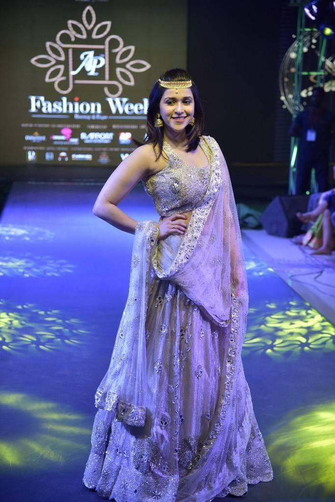 Mannara Chopra AP Fashion Week Photo Gallery