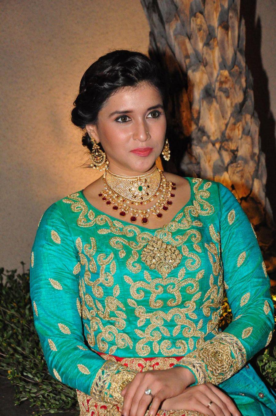 Mannara Chopra Beautiful Photos