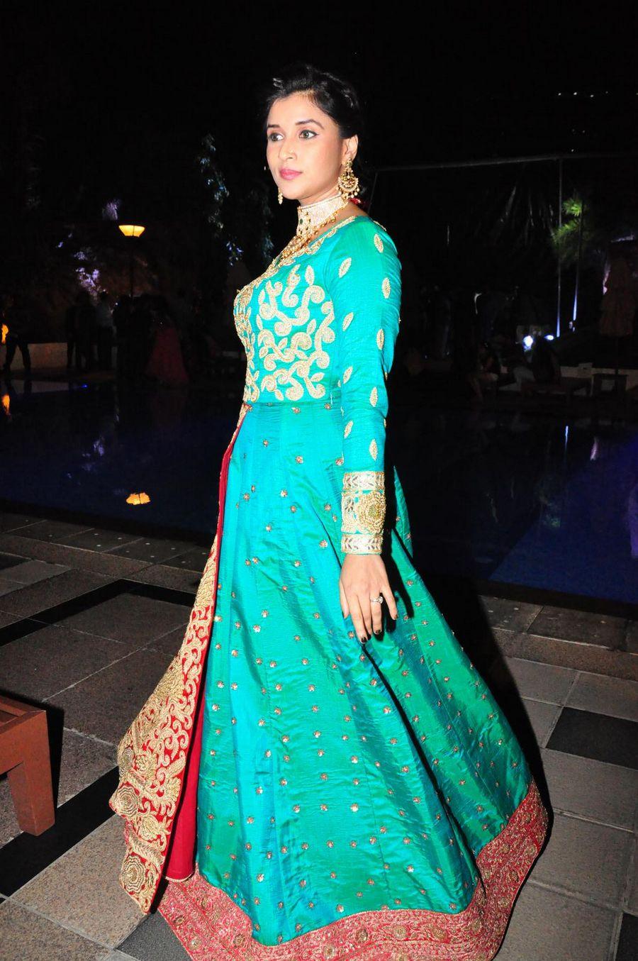 Mannara Chopra Beautiful Photos