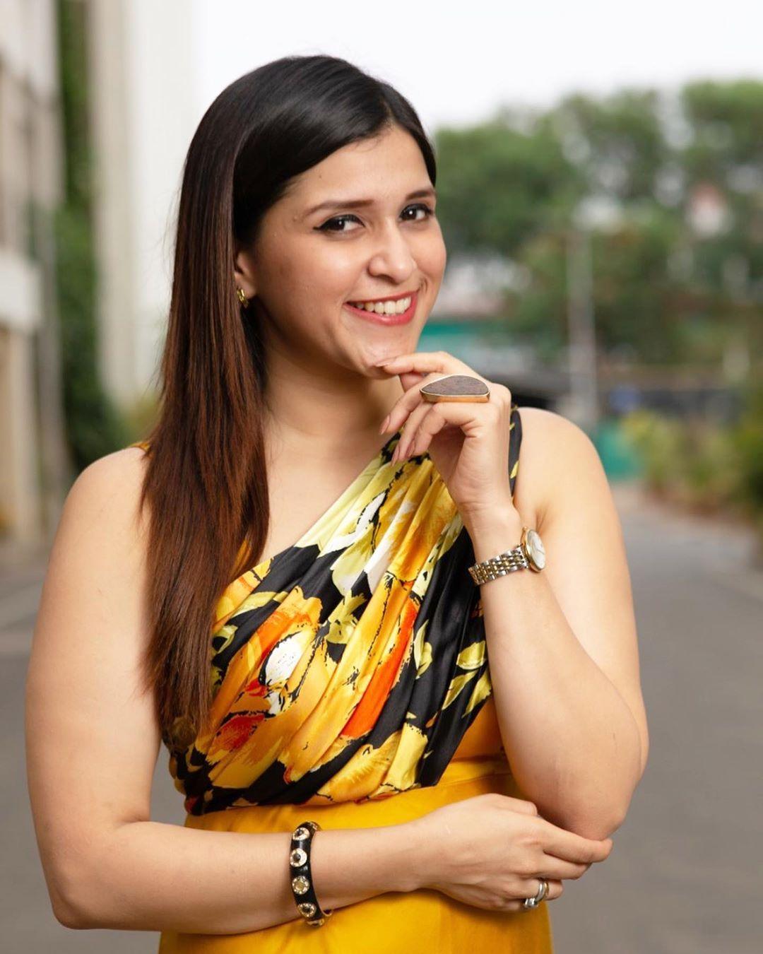 Mannara Chopra Latest