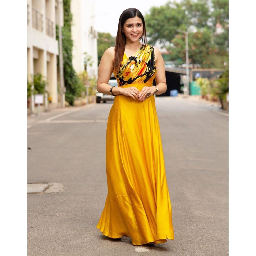Mannara Chopra Latest