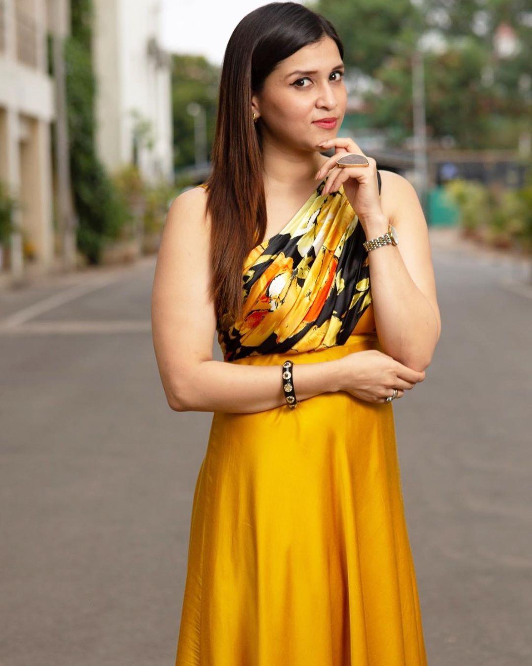 Mannara Chopra Latest