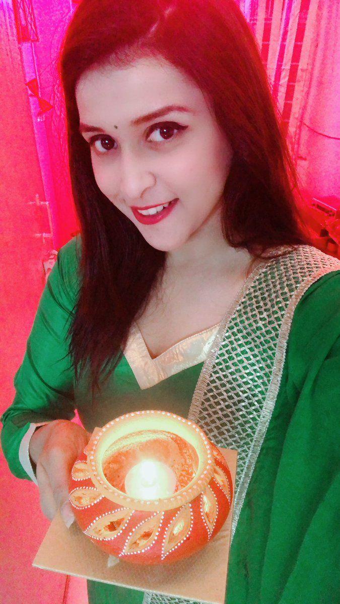 Mannara Chopra New Photos