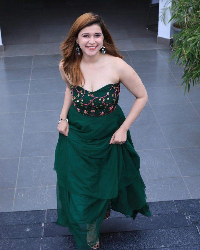 Mannara Chopra New Photos