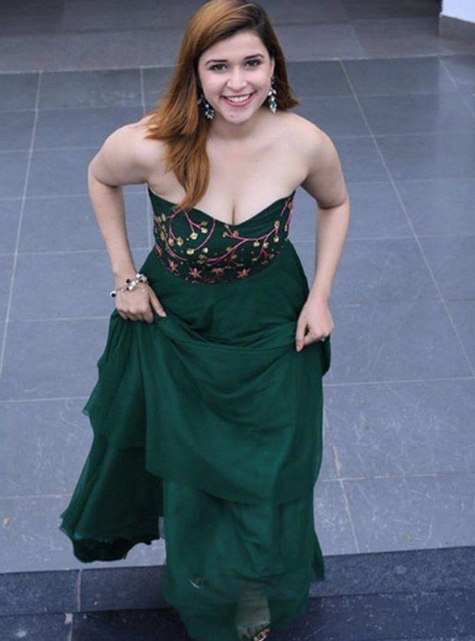 Mannara Chopra New Photos