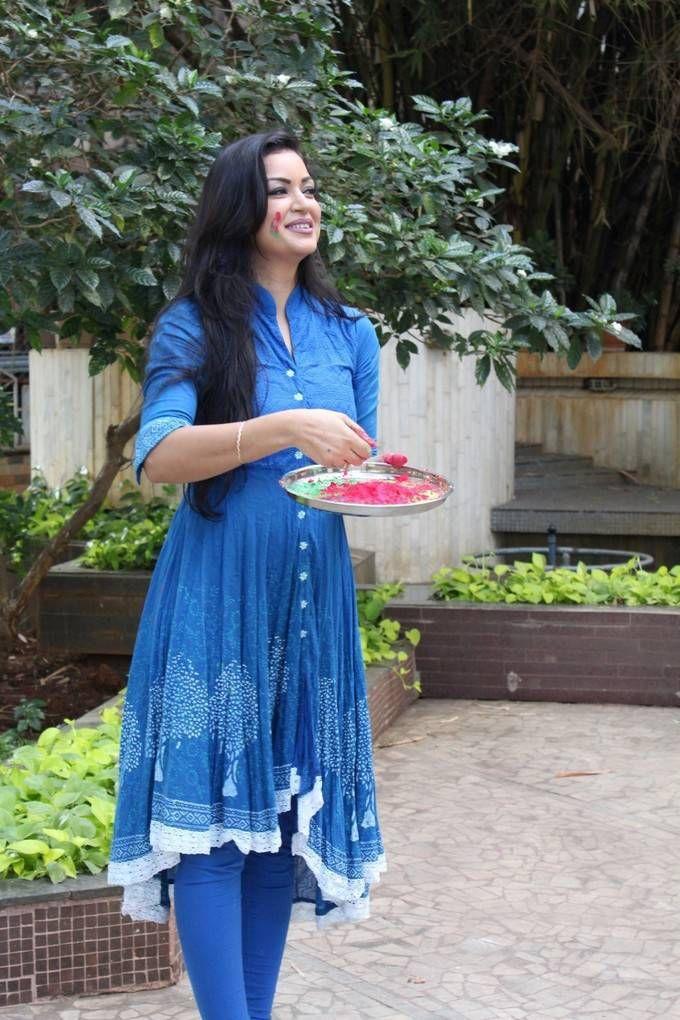 Maryam Zakaria Stills At Holi Celebrations 2017