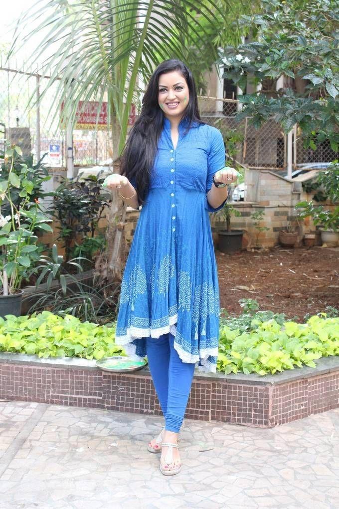Maryam Zakaria Stills At Holi Celebrations 2017