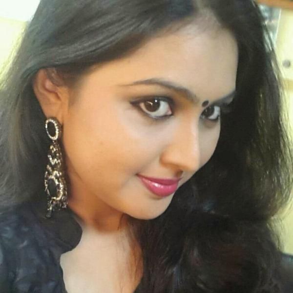 Meera Muralidharan Photos