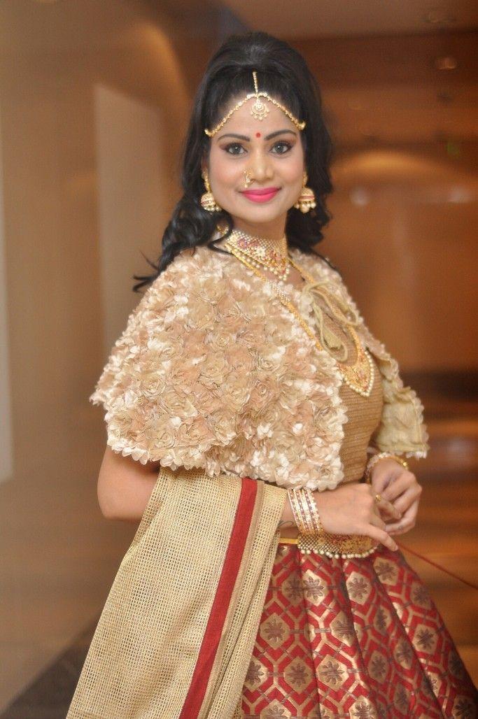 Mehek Stills At Khwaaish Bridal Exhibition Launch