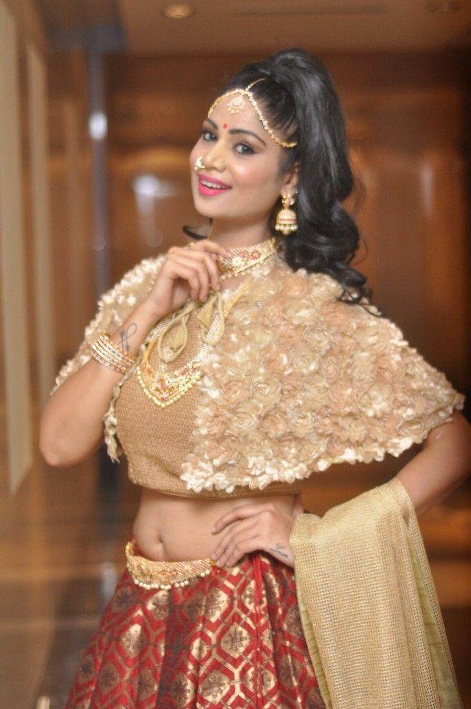 Mehek Stills At Khwaaish Bridal Exhibition Launch