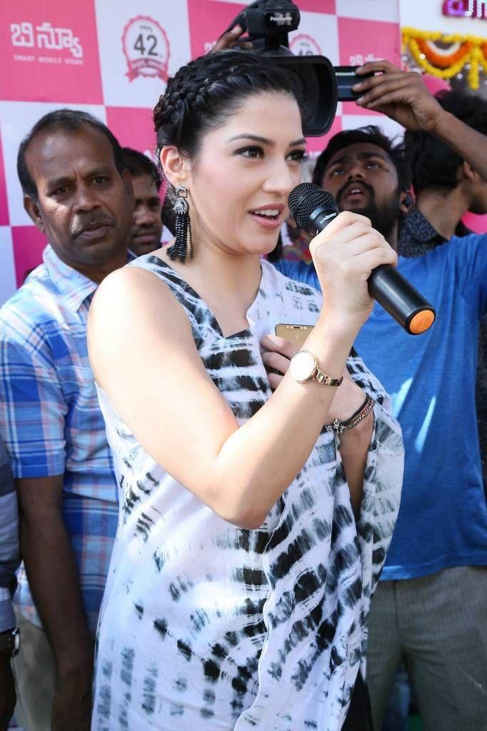 Mehreen Kaur Stills At B New Mobile Store Launch In Hindupur