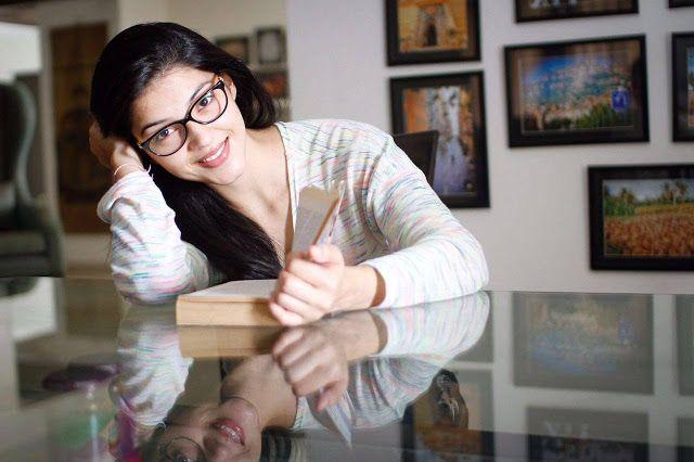 Mehreen Pirzada Beautiful HD Facebook Images