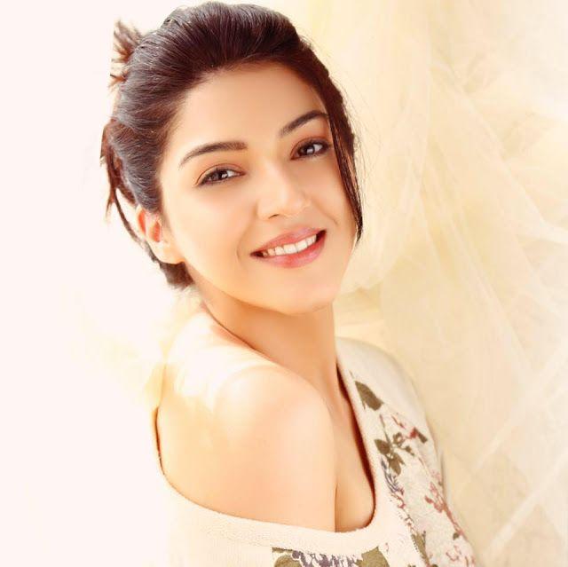 Mehreen Pirzada Beautiful HD Facebook Images