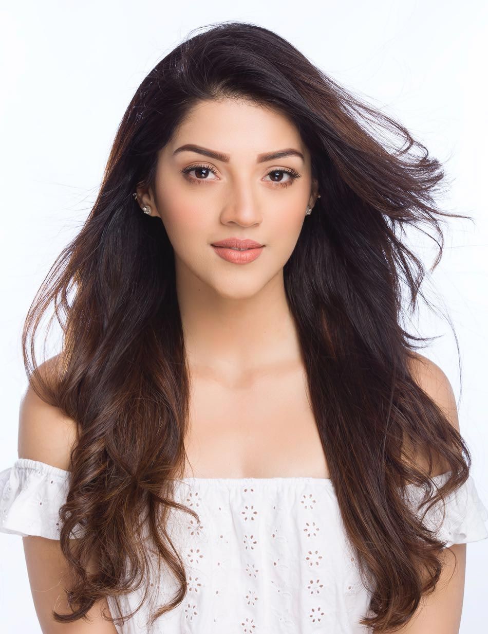 Mehreen Pirzada New Wallpapers