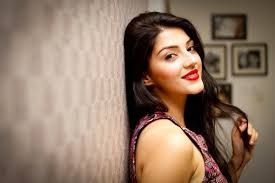 Mehreen Pirzada New Wallpapers