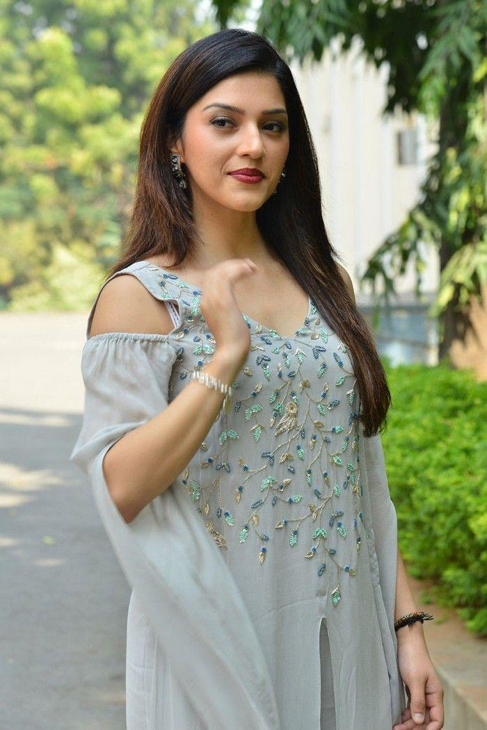 Mehreen Stills at Jawaan Movie Pre Release Function