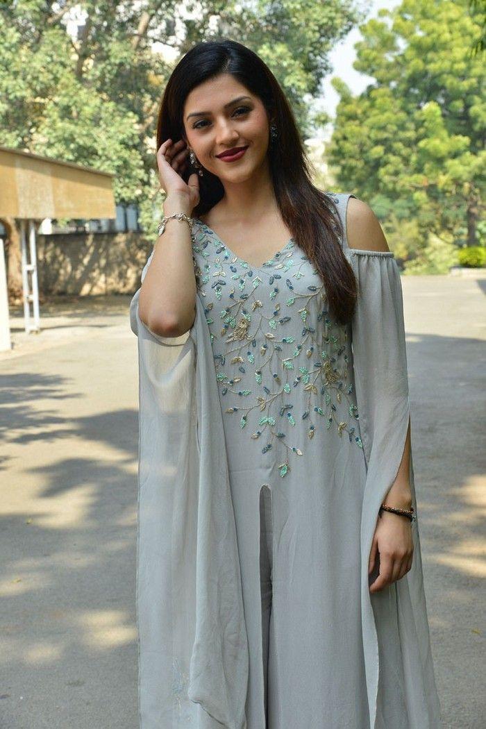 Mehreen Stills at Jawaan Movie Pre Release Function