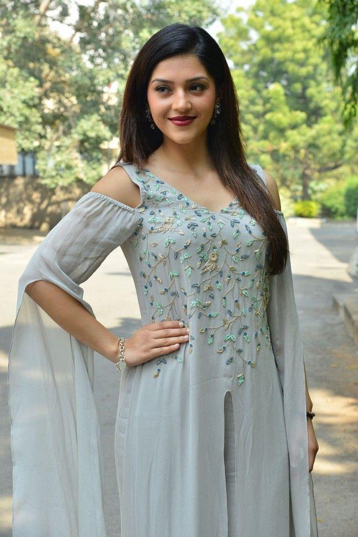 Mehreen Stills at Jawaan Movie Pre Release Function