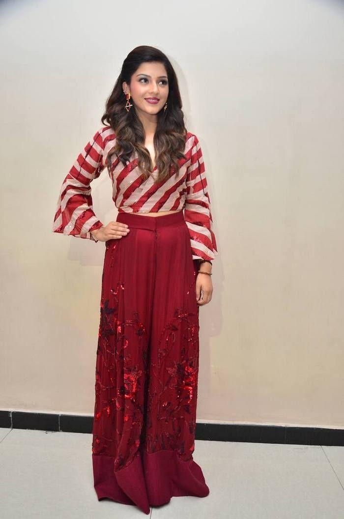 Mehrene Kaur Pirzada Cute Pictures