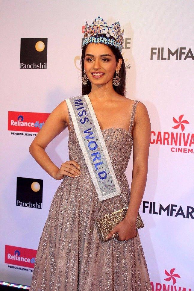 Miss World Manushi Chhillar at Filmfare Glamour & Style Awards Photos