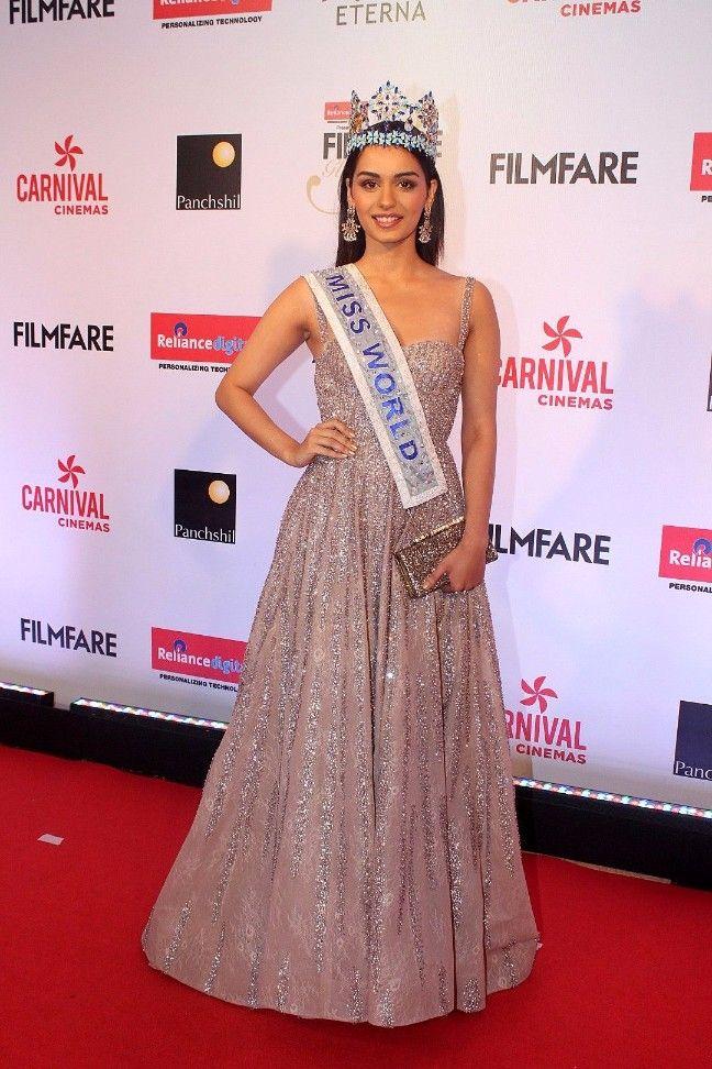 Miss World Manushi Chhillar at Filmfare Glamour & Style Awards Photos