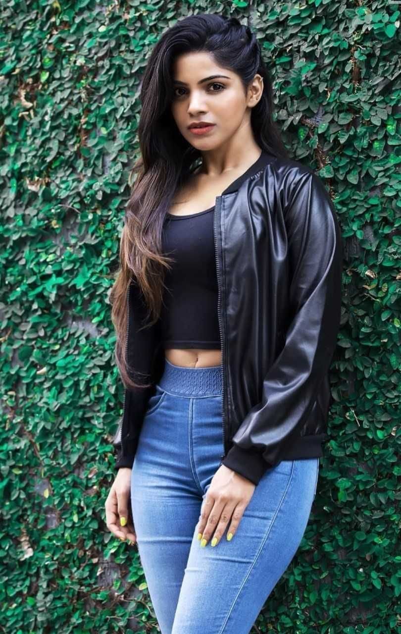 Model Divya Barti Photoshoot