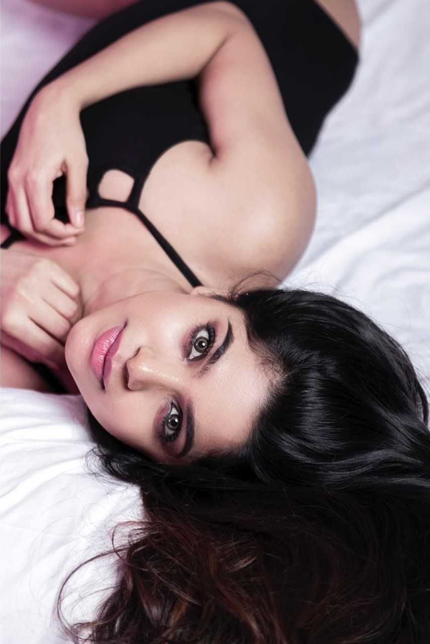 Model Divya Barti Photoshoot