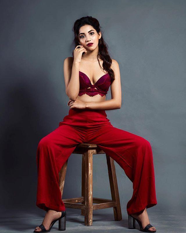 Model Shivani Singh Exclusive Hot Gallery Collection