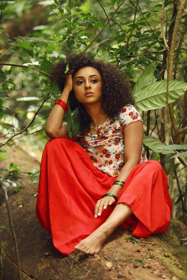 Mollywood Actress Pearle Maaney Latest Photo Stills