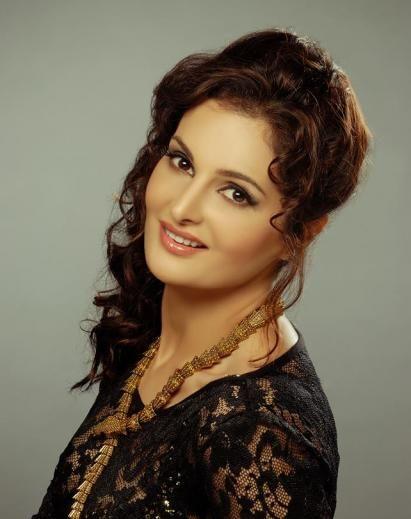 Monica Bedi Hot Latest HQ Pics Photos In Short Cloths