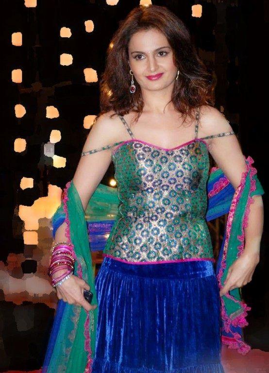 Monica Bedi Hot Latest HQ Pics Photos In Short Cloths