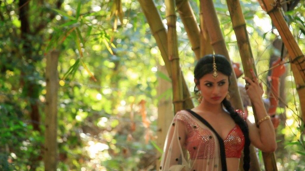 Mouni Roy Beautiful HD Wallpapers & Latest 2018