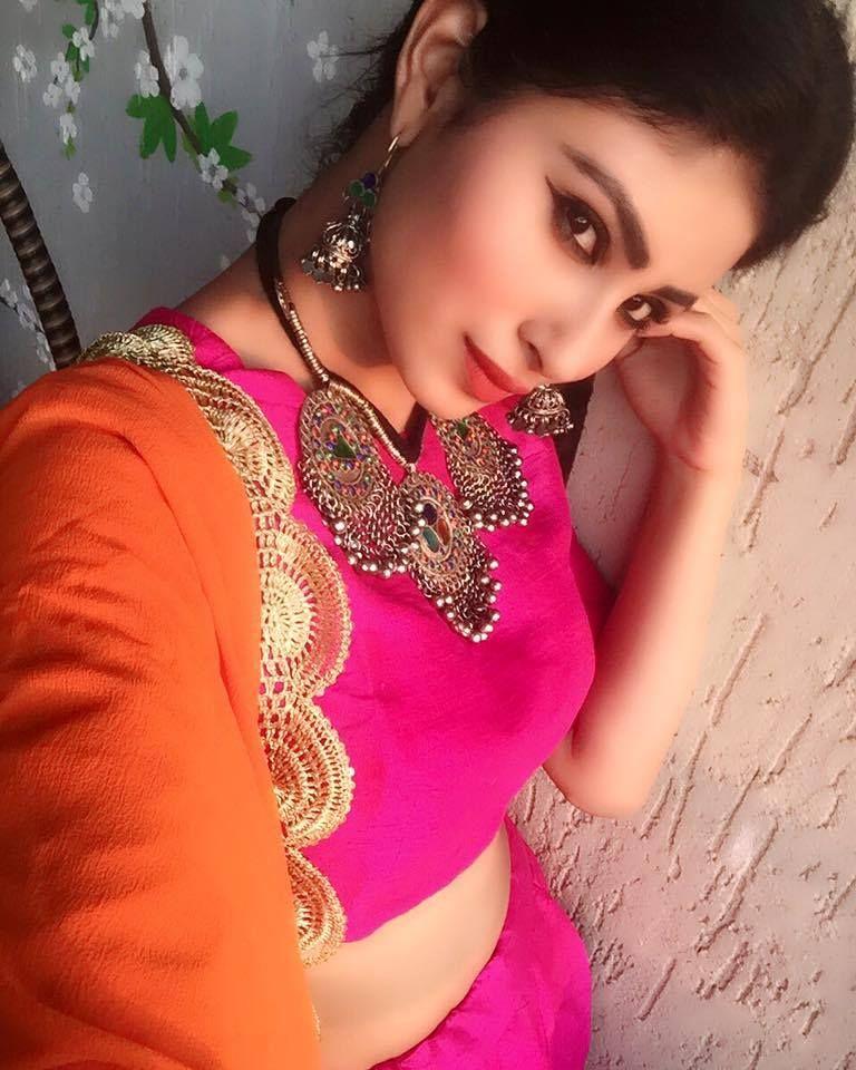 Mouni Roy Beautiful HD Wallpapers & Latest 2018