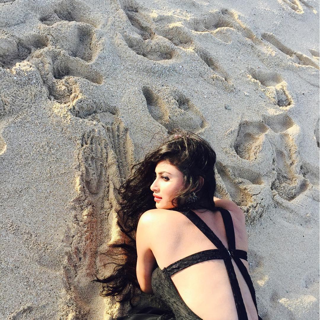 Mouni Roy Photos: 30 Unseen Hot & Beautiful Photos of Mouni Roy