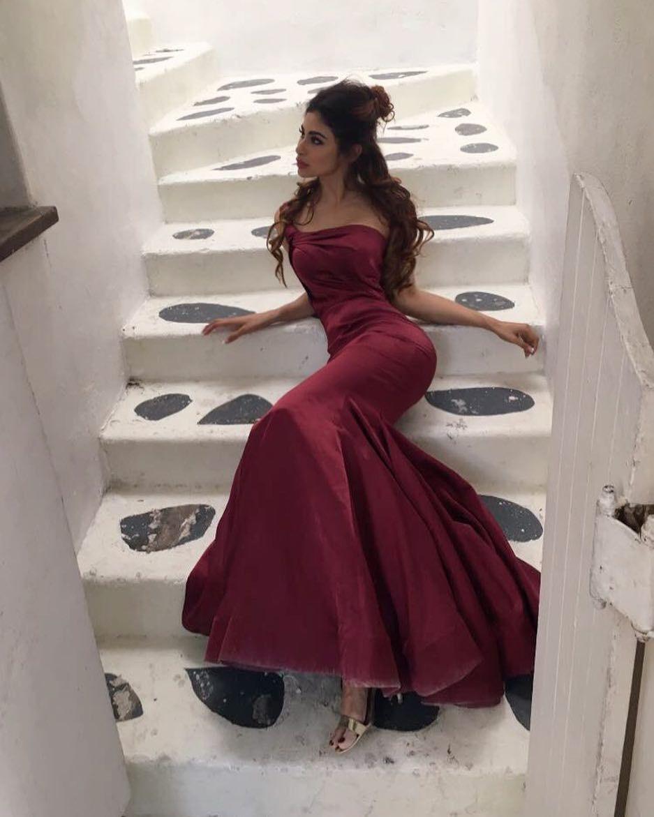 Mouni Roy Photos: 30 Unseen Hot & Beautiful Photos of Mouni Roy