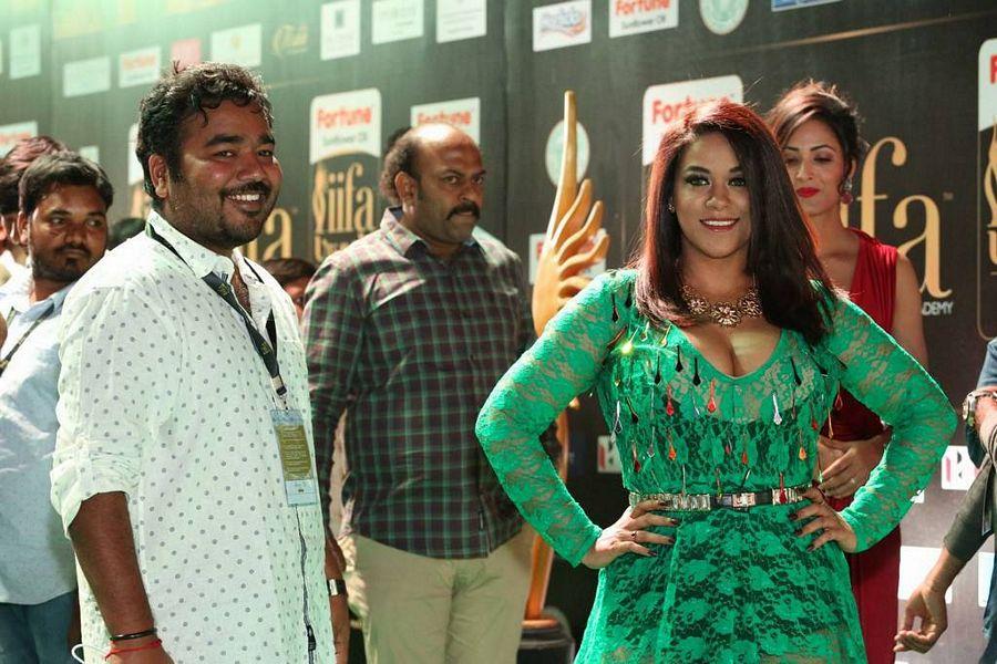 Mumaith Khan Stills At IIFA Awards 2017
