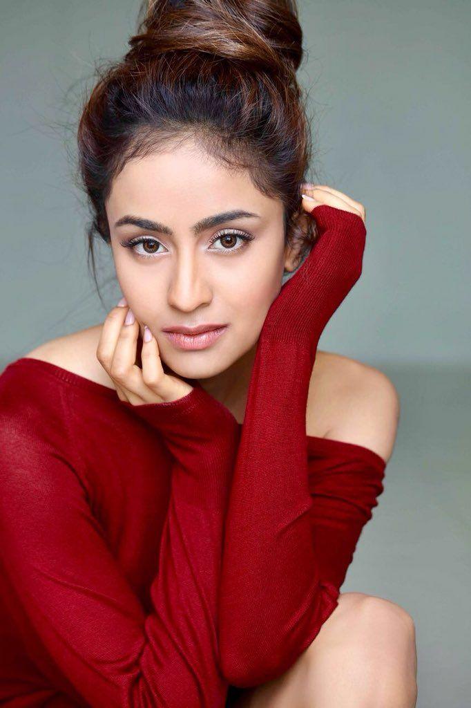 Musskan Sethi looks gorgeous and laid back in her latest Photoshoot