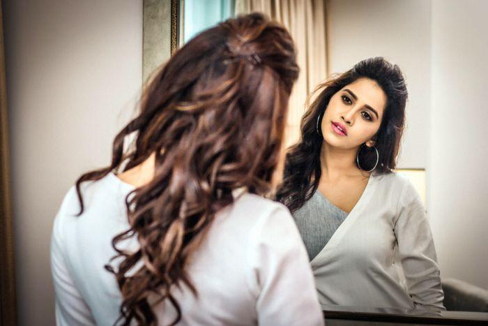 Nannu Dochukunduvate fame Heroine Nabha Natesh Stills