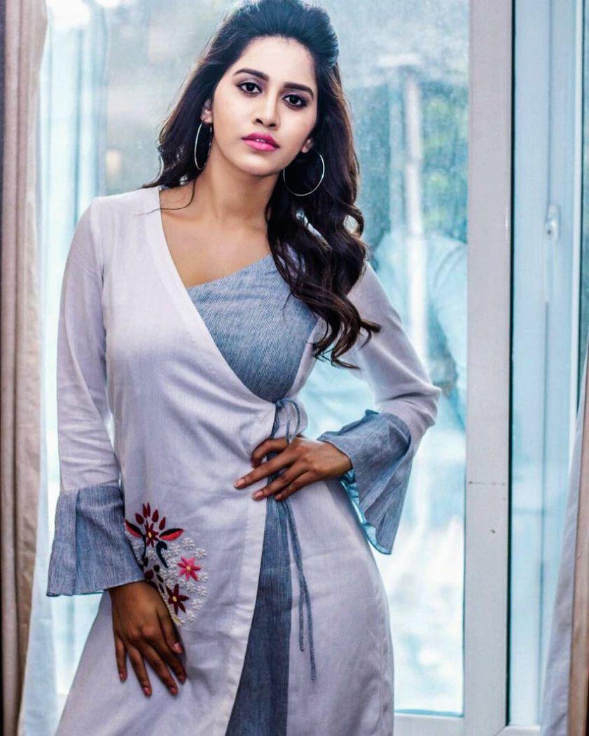 Nannu Dochukunduvate fame Heroine Nabha Natesh Stills