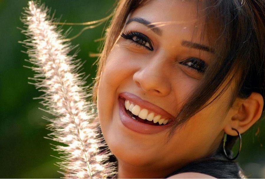 Nayantara HOT & SEXY Close UP Wallpapers