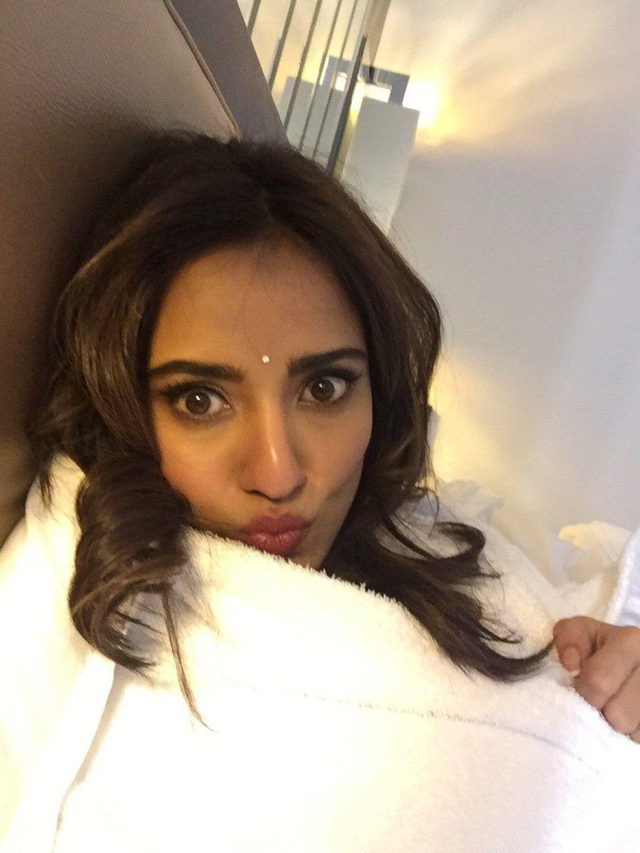Neha Sharma Latest Selfies Photos