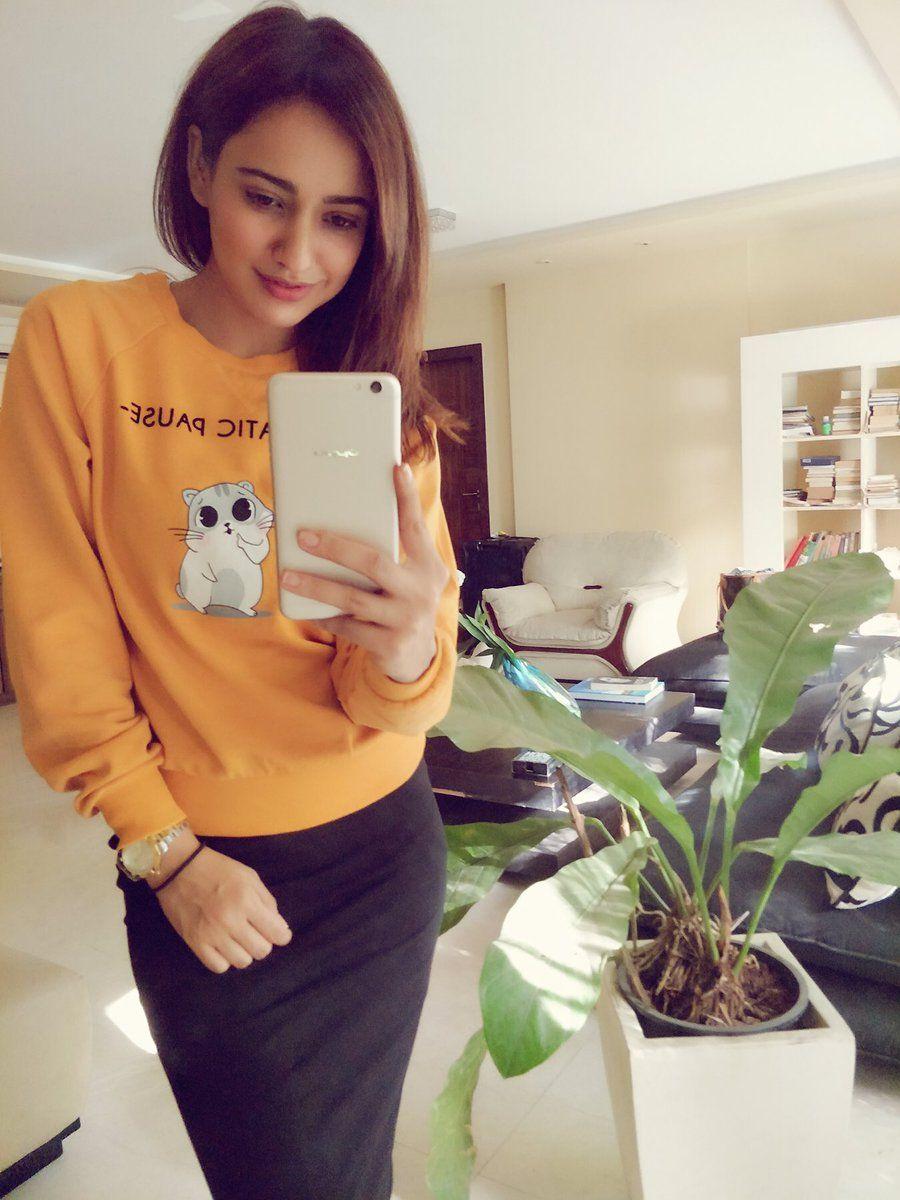 Neha Sharma Latest Selfies Photos