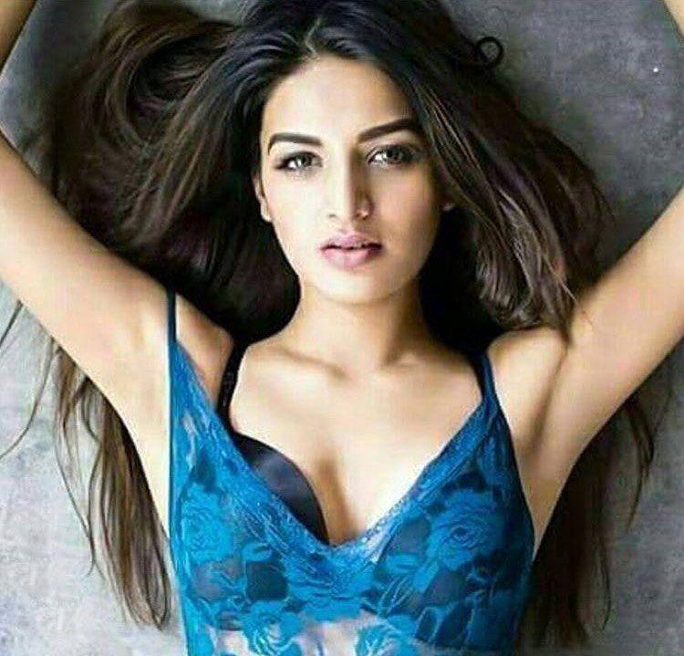 Nidhi Agerwal Recent Hot Pics