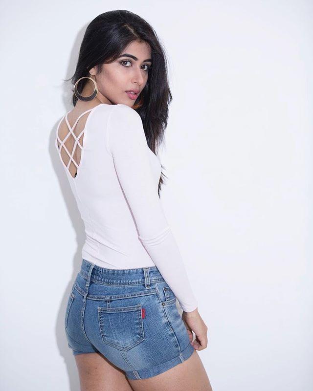 Nikita Sharma Latest 2018 Instagram Hot Photoshoot Stills