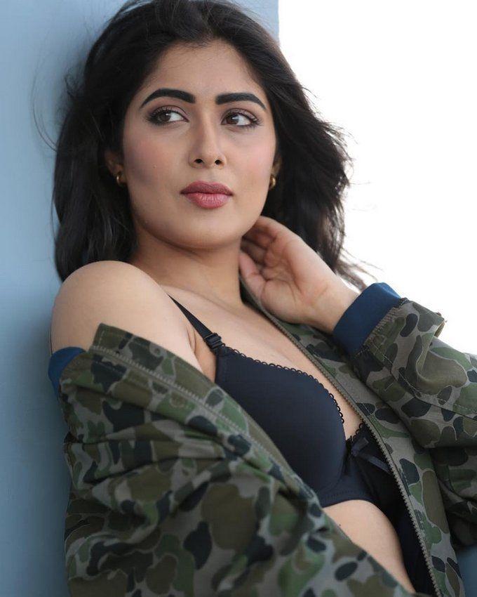 Nikita Sharma Latest 2018 Instagram Hot Photoshoot Stills